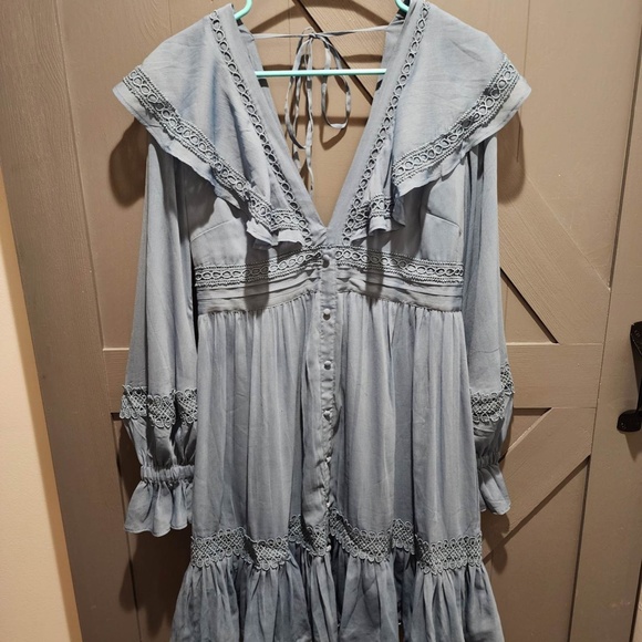 ASOS DESIGN Maternity lace insert mini dress with ruffle detail and button - Picture 3 of 3